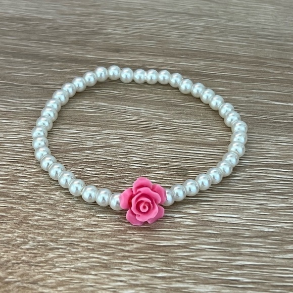 Handmade Jewelry - Pink flower pearls handmade bracelet. Gift for the holidays